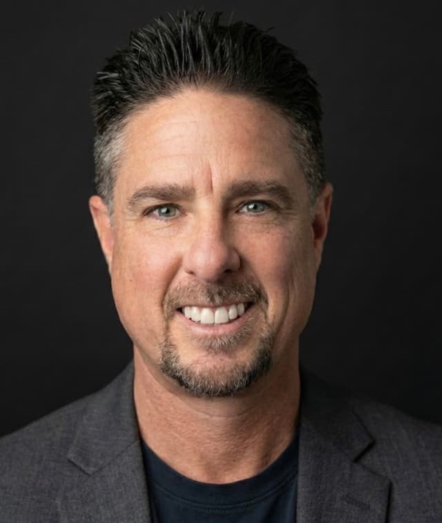 Dan Garza headshot